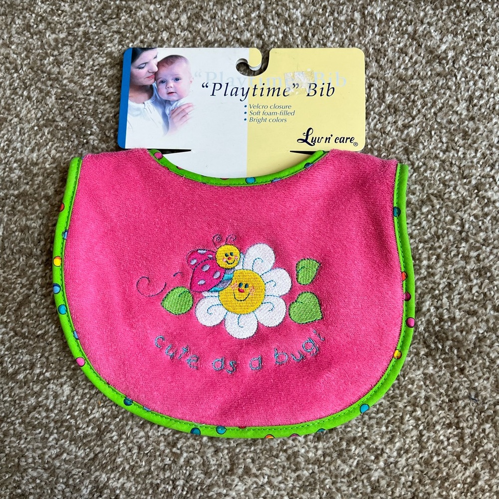 Luv n’ care Bib